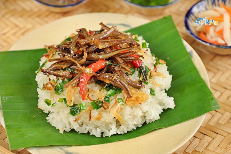 X&ocirc;i c&aacute; cơm