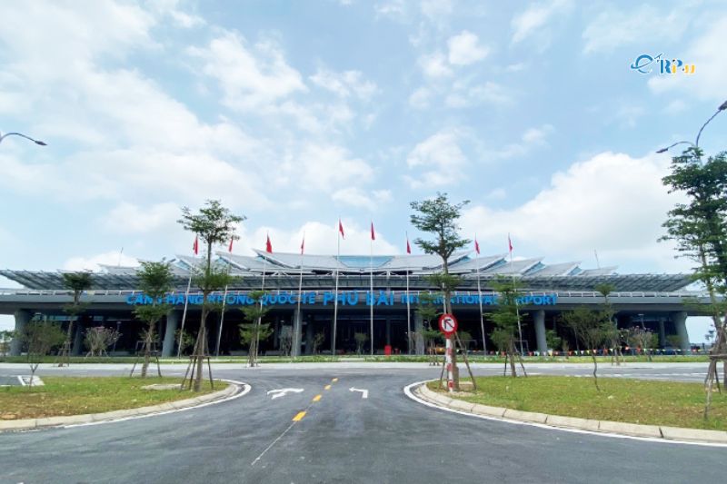 Di chuyển đến s&acirc;n bay Ph&uacute; B&agrave;i (Huế) bằng c&aacute;ch n&agrave;o?