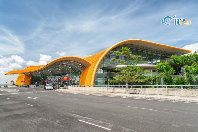 S&acirc;n bay Li&ecirc;n Khương