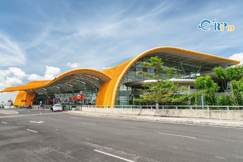 S&acirc;n bay Li&ecirc;n Khương