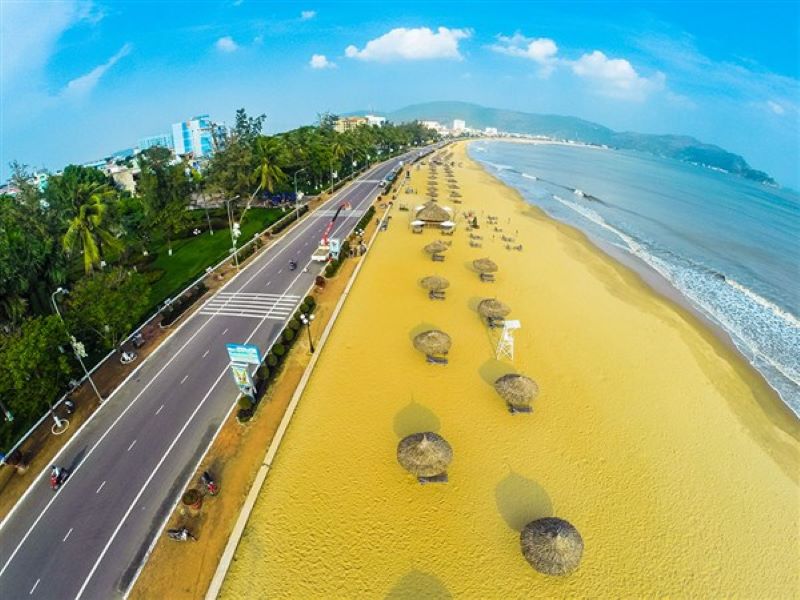 Thời điểm bay đến Quy Nhơn vắng v&agrave; &iacute;t người nhất