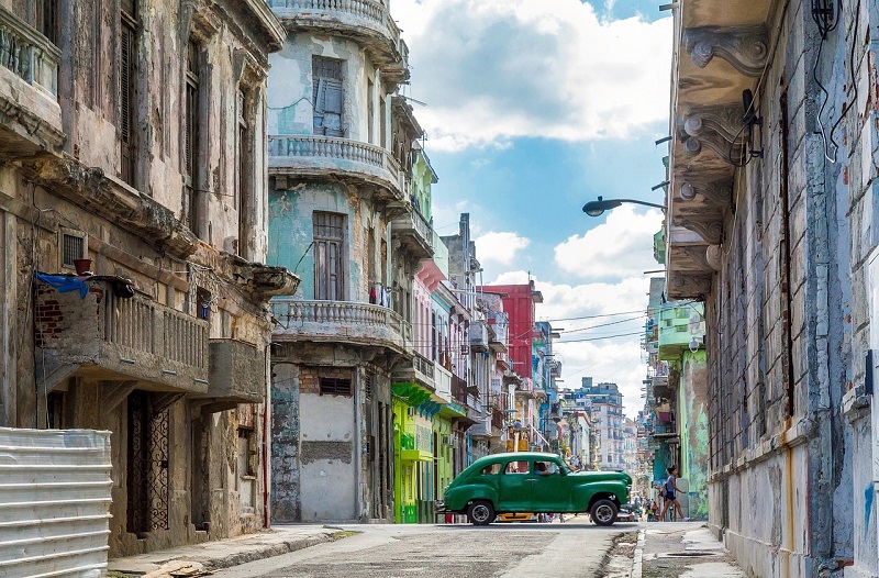 Những thuận lợi v&agrave; kh&oacute; khăn khi tới Cuba du lịch hoặc sinh sống