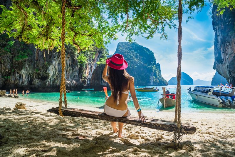 Đồ đi biển phổ biến d&agrave;nh cho kh&aacute;ch du lịch
