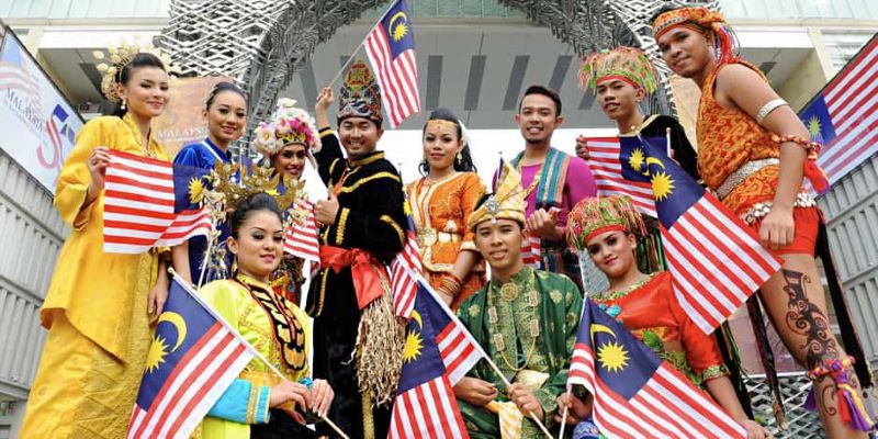 Ng&ocirc;n ngữ v&agrave; quốc kỳ của Malaysia