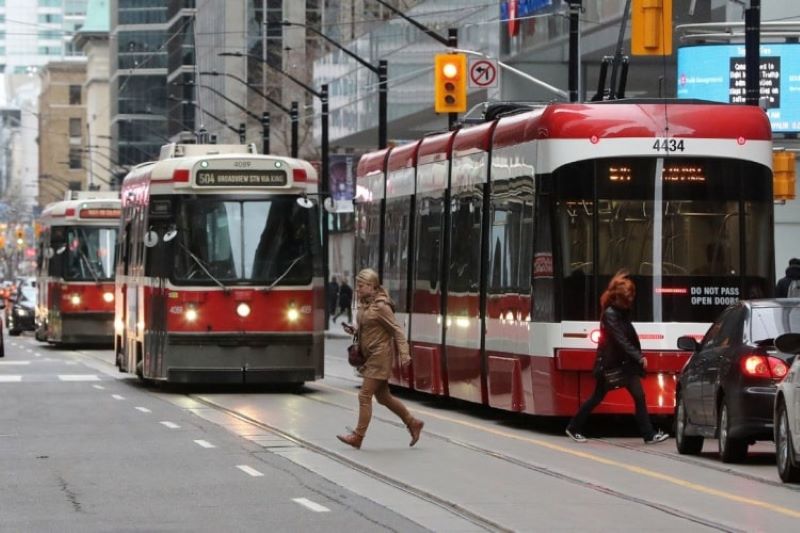 Phương tiện n&agrave;o cho ph&ugrave; hợp khi du lịch tại Canada
