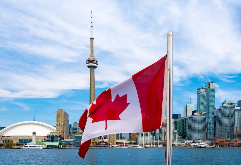 Ng&ocirc;n ngữ v&agrave; quốc kỳ của Canada