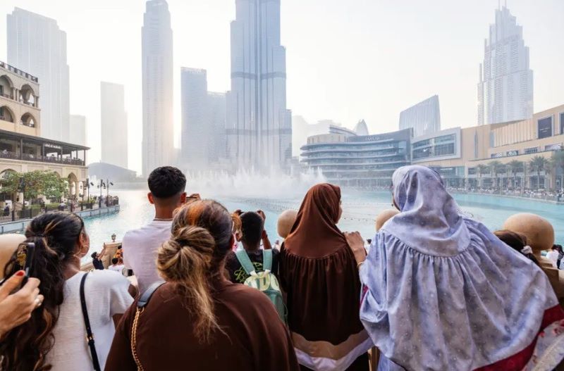 Những thuận lợi v&agrave; kh&oacute; khăn khi tới Dubai du lịch hoặc sinh sống