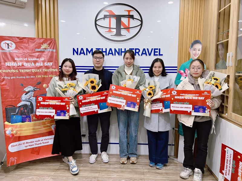 5 Giải Booker may mắn: 2 gift card Vietnam Airlines chặng dài/01 thẻ mua sắm URBOX 5 Giải Booker may mắn: 2 gift card Vietnam Airlines chặng dài/01 thẻ mua sắm URBOX
