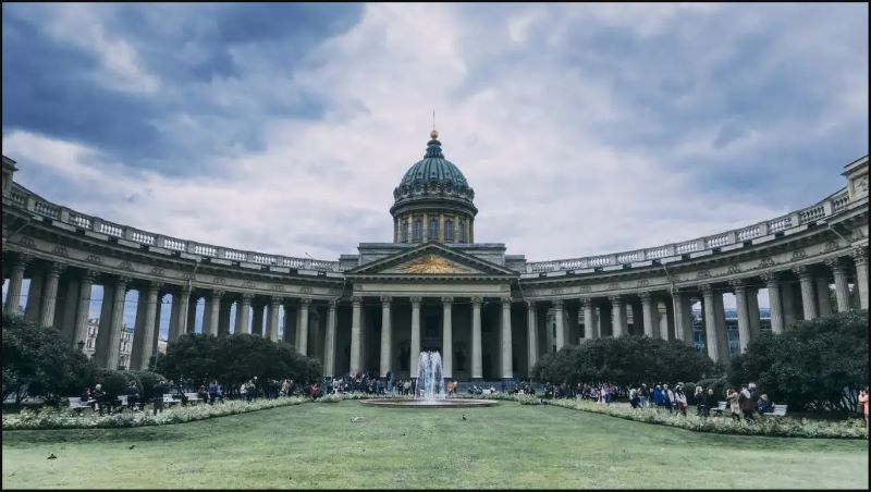 Những thuận lợi v&agrave; kh&oacute; khăn khi tới Saint Petersburg du lịch hoặc sinh sống