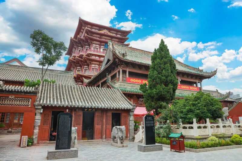 Những hiện vật, di tích còn lưu giữ tại Khai Phong Phủ Những hiện vật, di tích còn lưu giữ tại Khai Phong Phủ