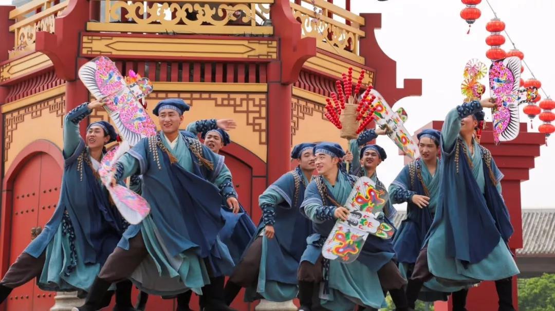 Lễ hội truyền thống được tổ chức tại Trương Gia Giới Lễ hội truyền thống được tổ chức tại Trương Gia Giới