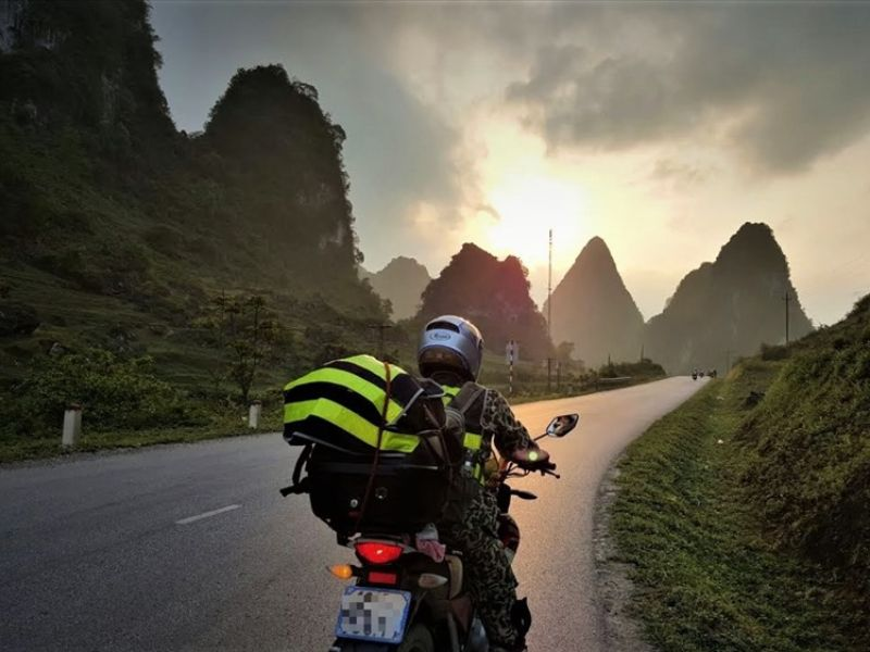 Bạn có thể lựa chọn nhiều loại phương tiện để di chuyển tới Pác Bó Bạn có thể lựa chọn nhiều loại phương tiện để di chuyển tới Pác Bó