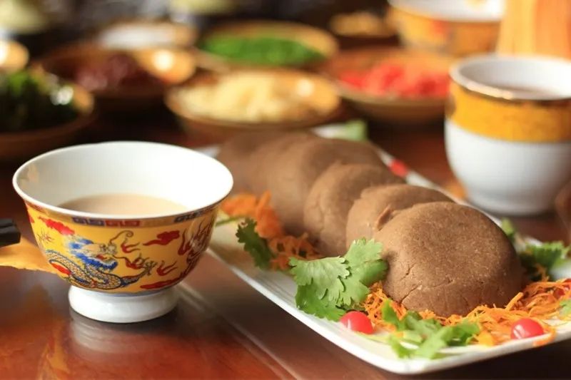 Ăn g&igrave; khi tới T&acirc;y Tạng du lịch?