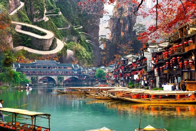 Giới thiệu chung về tour du lịch Trương Gia Giới - Phượng Ho&agrave;ng Cổ Trấn