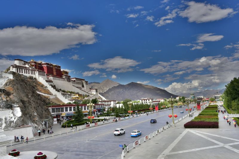 Phương tiện di chuyển đi du lịch T&acirc;y Tạng