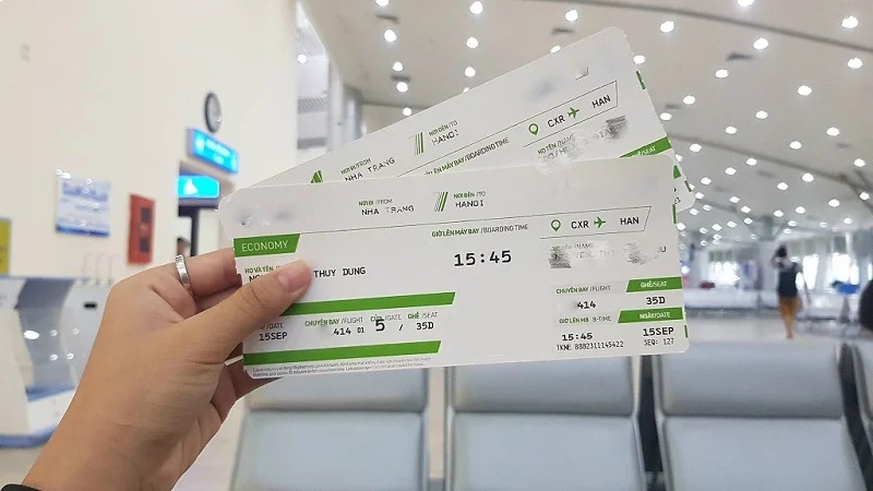 Vé máy bay là giấy tờ quan trọng để hành khách thực hiện được chuyến bay Vé máy bay là giấy tờ quan trọng để hành khách thực hiện được chuyến bay