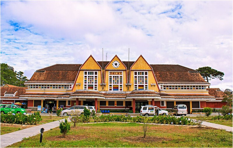 Check-in tại Nh&agrave; ga Đ&agrave; Lạt cổ