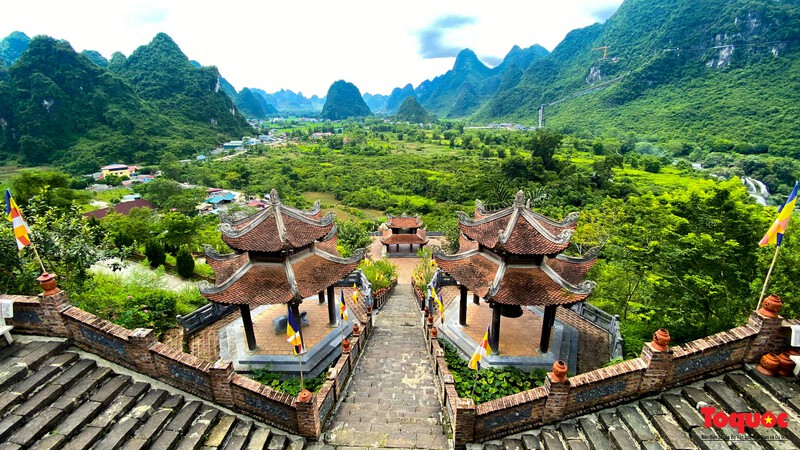 Ch&ugrave;a Phật T&iacute;ch Cao Bằng