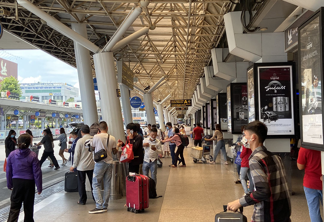 Máy bay là phương tiện phổ biến để di chuyển vào Sài Gòn Máy bay là phương tiện phổ biến để di chuyển vào Sài Gòn