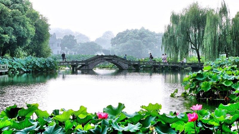 Trấn Thạch Kiều H&agrave;ng Ch&acirc;u