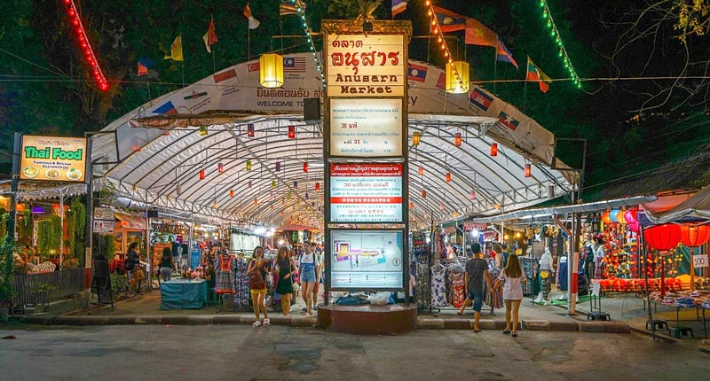 Chợ đ&ecirc;m Chiang Mai