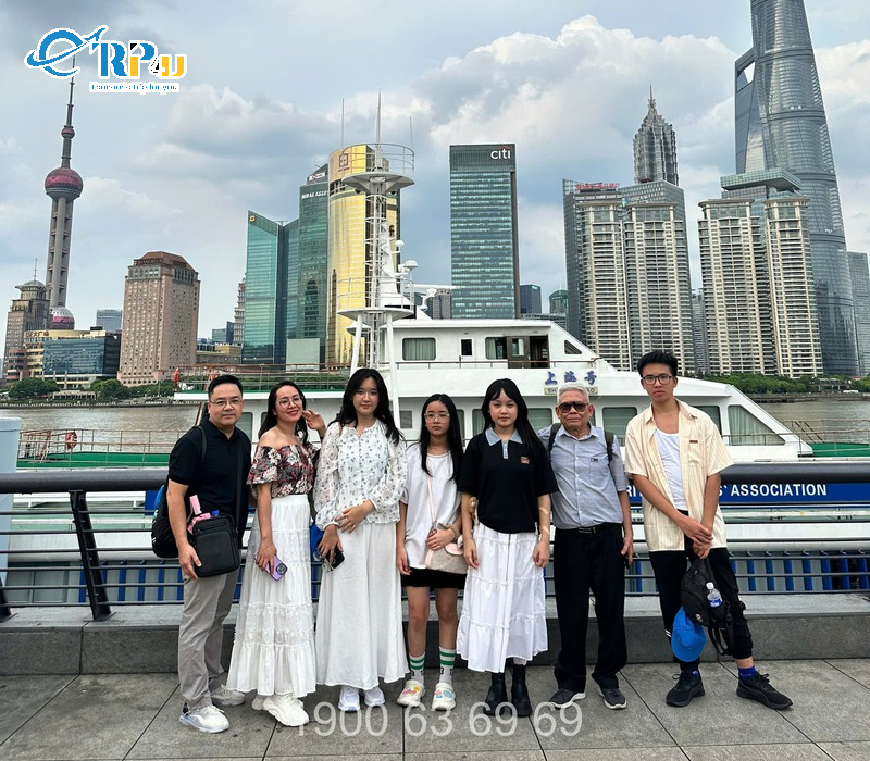 Đoàn khách vi vu Thượng Hải cùng Vnbuy Đoàn khách vi vu Thượng Hải cùng Vnbuy