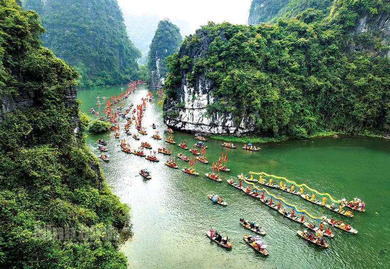 Ninh B&igrave;nh cũng l&agrave; một địa điểm được nhiều du kh&aacute;ch trong v&agrave; ngo&agrave;i nước lựa chọn.