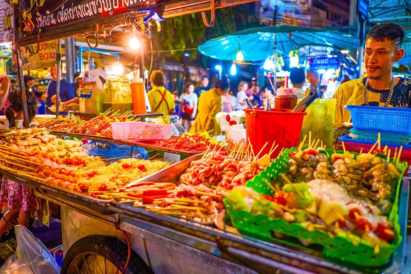 Kinh nghiệm kh&aacute;m ph&aacute; ẩm thực Th&aacute;i Lan tại chợ đ&ecirc;m