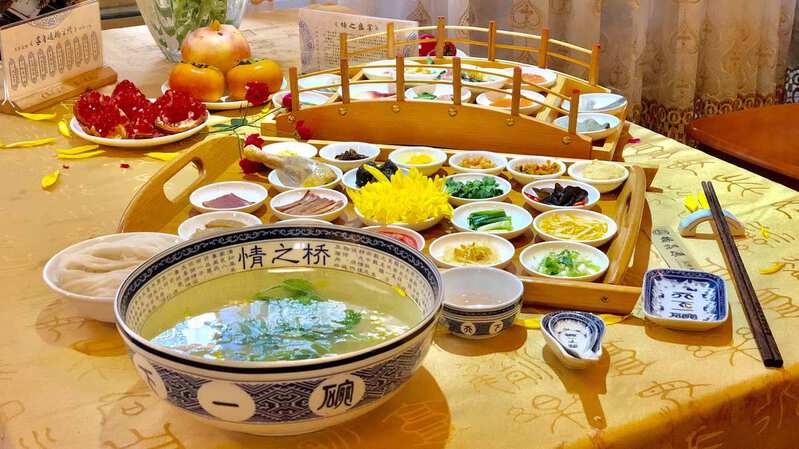 Bún qua cầu đặc sản Vân Nam Bún qua cầu đặc sản Vân Nam