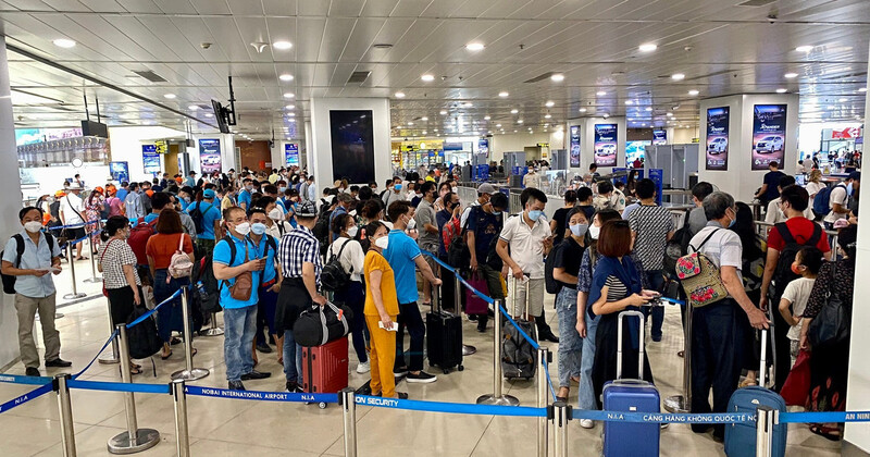 Đặt v&eacute; m&aacute;y bay Tết sớm tại Vnbuy để tiết kiệm chi ph&iacute;