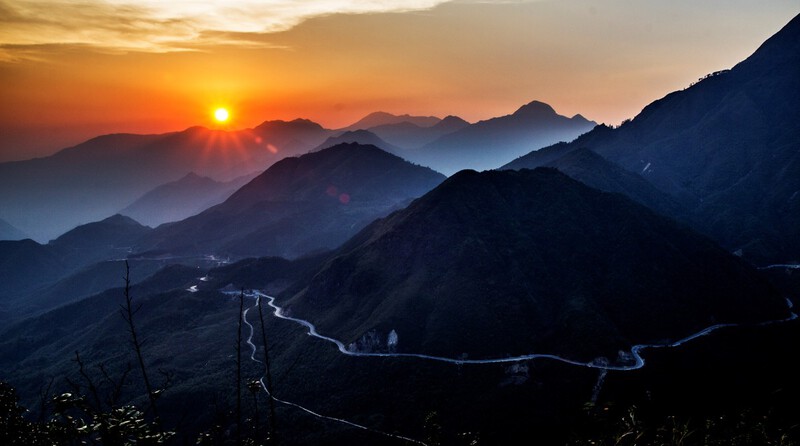 Ho&agrave;ng h&ocirc;n tại đ&egrave;o &Ocirc; Quy Hồ