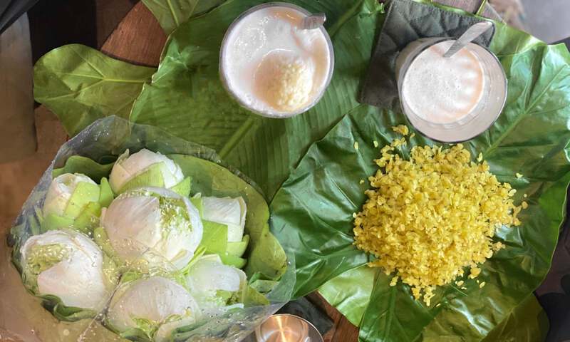 Thưởng thức cốm và cà phê trứng đặc sản Hà Nội Thưởng thức cốm và cà phê trứng đặc sản Hà Nội