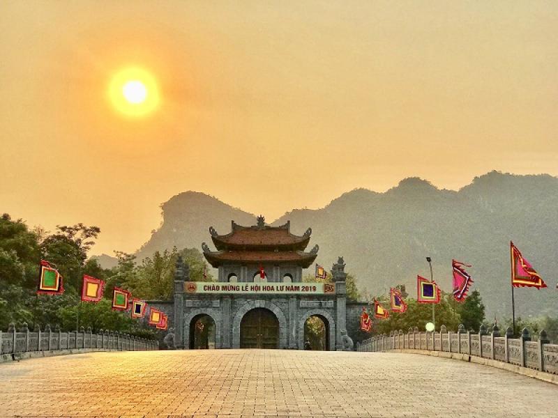Cố đ&ocirc; Hoa Lư