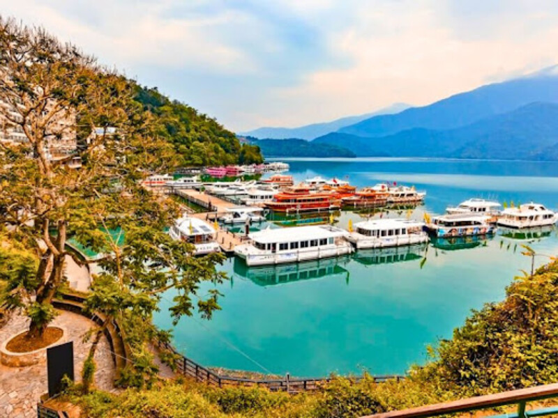 Hồ Nhật Nguyệt Hồ Nhật Nguyệt