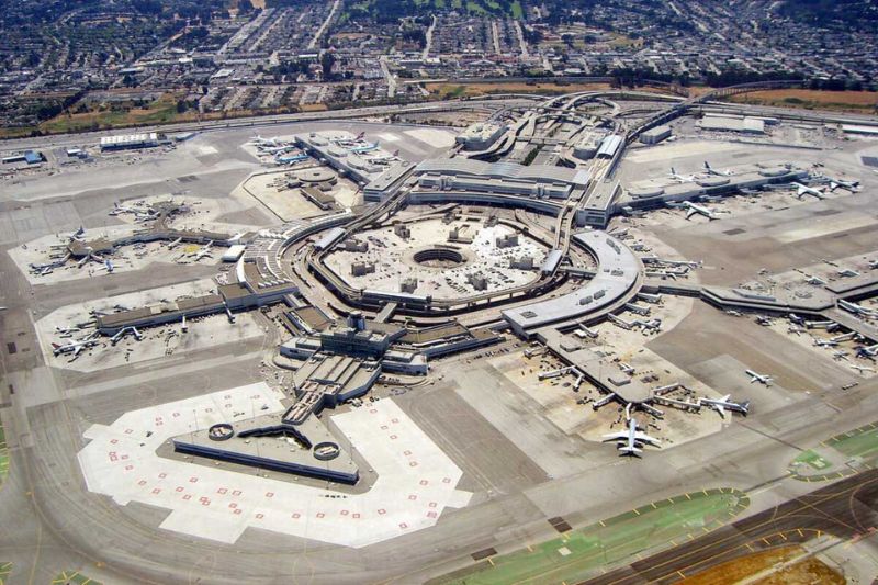 Sân bay quốc tế San Francisco nhìn từ trên cao Sân bay quốc tế San Francisco nhìn từ trên cao