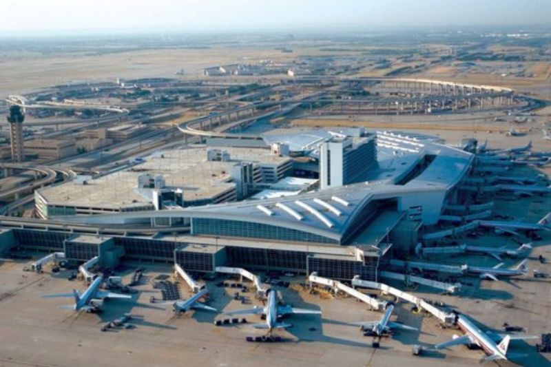 Sân bay quốc tế George Bush Intercontinental (IAH) Sân bay quốc tế George Bush Intercontinental (IAH)