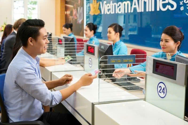 Mua vé máy bay qua đại lý hay mua trực tiếp từ hãng khác nhau như thế nào Mua vé máy bay qua đại lý hay mua trực tiếp từ hãng khác nhau như thế nào