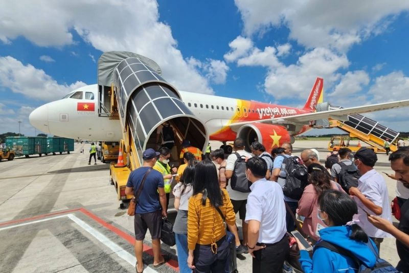 Quy định v&eacute; m&aacute;y bay đo&agrave;n của Vietjet Air
