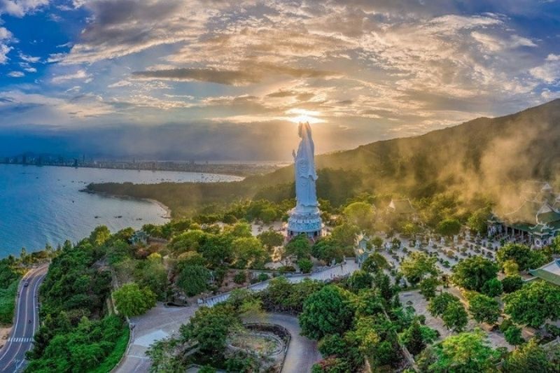 Tượng Phật Bà tại Chùa Linh Ứng Tượng Phật Bà tại Chùa Linh Ứng