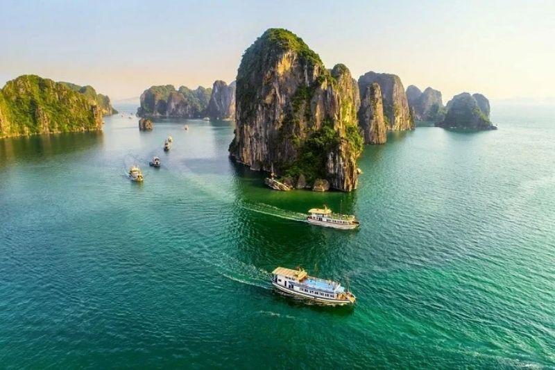 Mùa biển xanh tại Hạ Long Mùa biển xanh tại Hạ Long