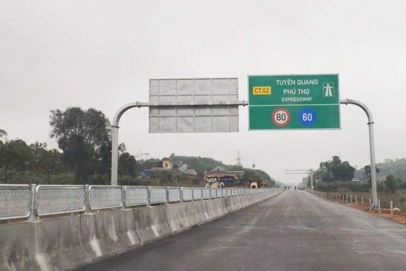 Di chuyển theo cao tốc Nội Bài - Lào Cai để đến Phú Thọ Di chuyển theo cao tốc Nội Bài - Lào Cai để đến Phú Thọ