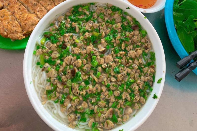 B&uacute;n hến Ph&uacute; Xuy&ecirc;n