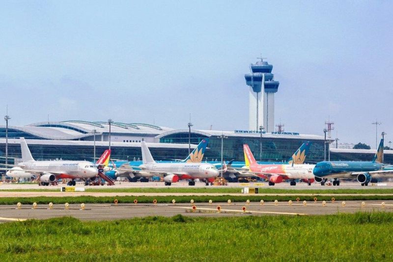 Bạn c&oacute; thể bay đến TP. HCM để di chuyển đến B&igrave;nh Dương