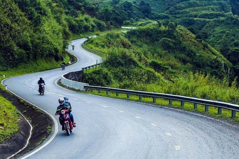Di chuyển đến H&ograve;a B&igrave;nh bằng xe m&aacute;y&nbsp;