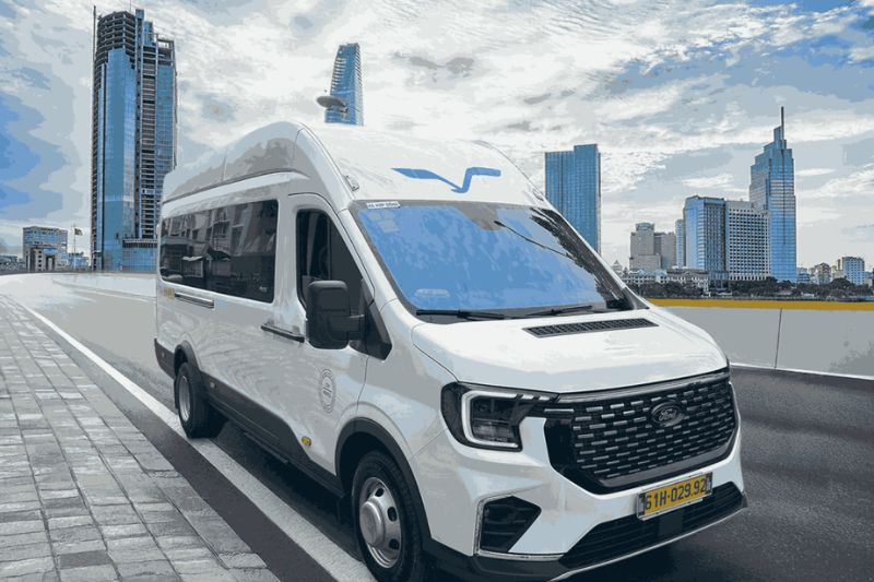 Di chuyển bằng xe khách hoặc limousine với chi phí rẻ Di chuyển bằng xe khách hoặc limousine với chi phí rẻ