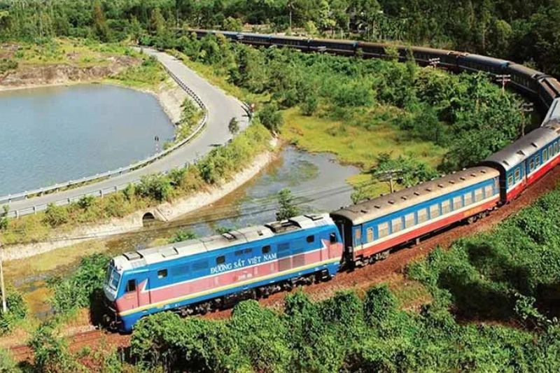 Di chuyển bằng tàu hỏa là 1 trải nghiệm khá thú vị Di chuyển bằng tàu hỏa là 1 trải nghiệm khá thú vị