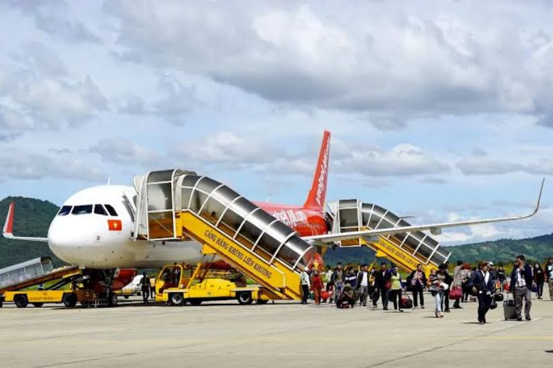 Di chuyển bằng máy bay Di chuyển bằng máy bay